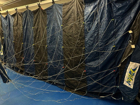 Pilot - 140 (low pack) - Mee Loft | Parachute Rigging, Sales and Rentals